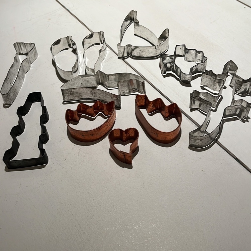 10 Vintage Cookie Cutters… 3 are Copper